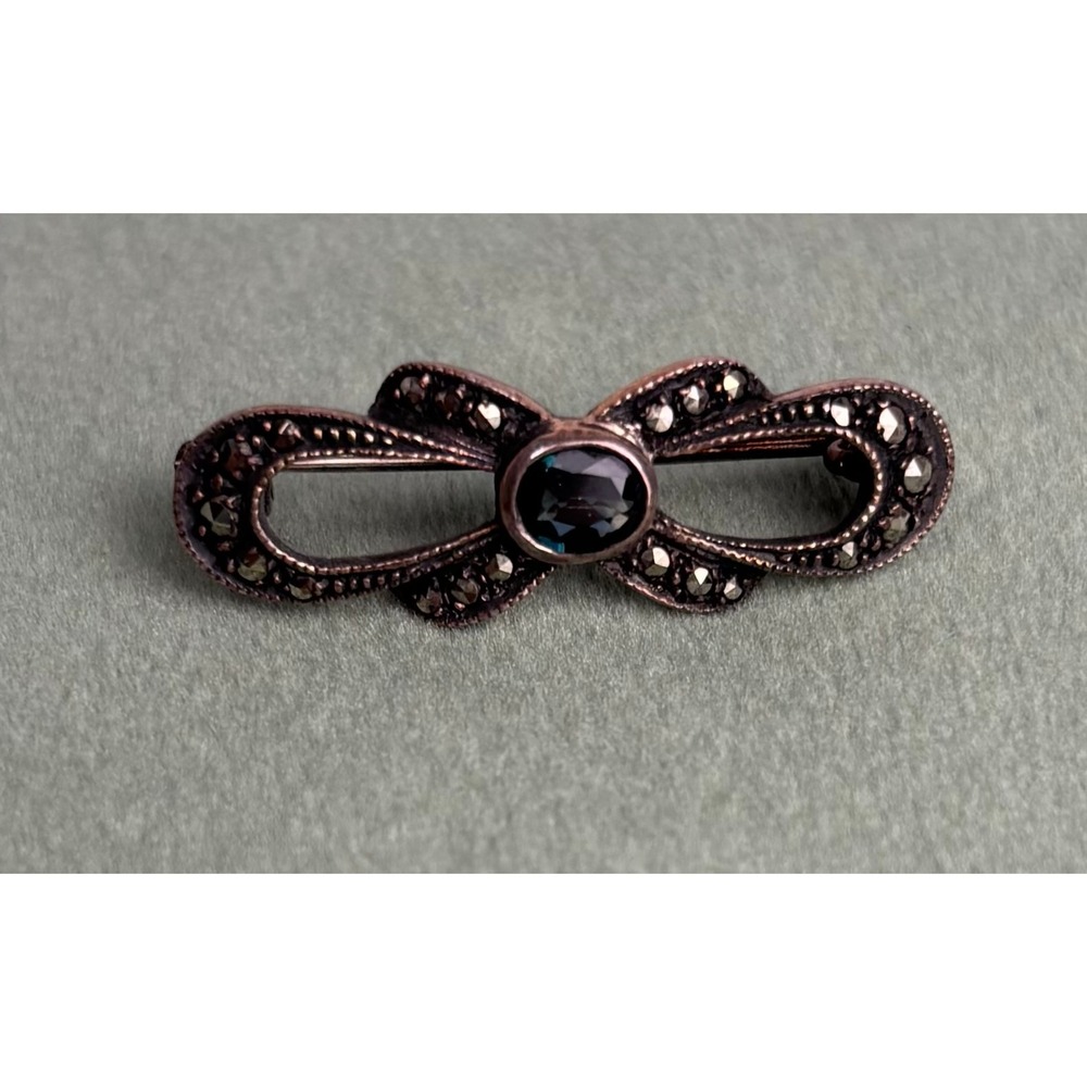 Sterling Silver Bow‎ Brooch Pin with Blue Stone and Marcasite Accents P099